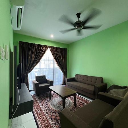 Faiz Homestay Kuching Ngoại thất bức ảnh